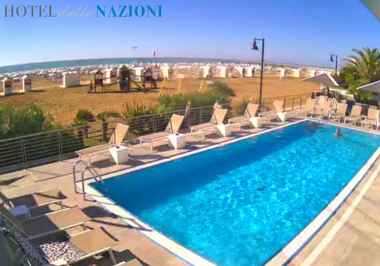 Hotel delle Nazioni a Caorle in diretta: Ponente Beach, spiaggia di ponente