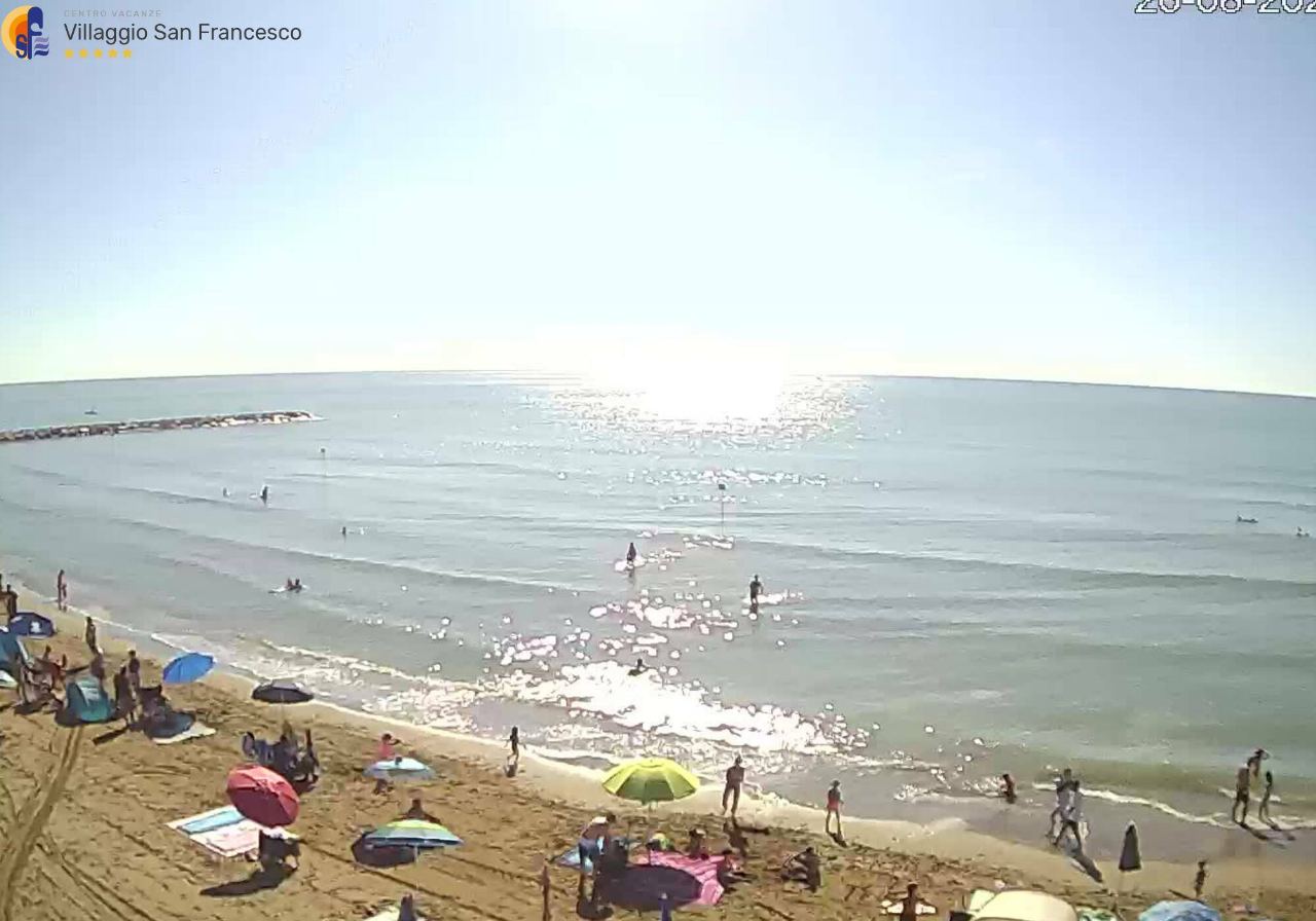 Villaggio San Francesco a Caorle in diretta: DER 5-STERNE-CAMPINGPLATZ ZWISCHEN MEER UND KIEFERWALD AM STRAND VON CAORLE, duna verde